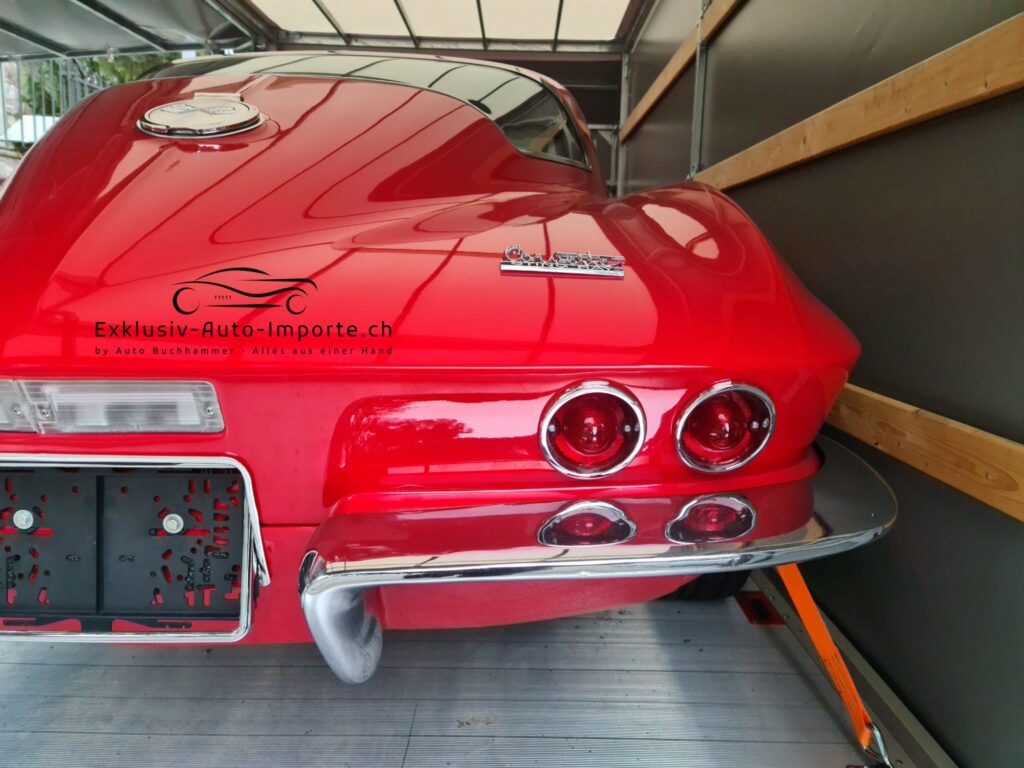 Auto Buchhammer | Auto Import Schweiz | Autotransport Europa | Geschlossener Anhänger | Chevrolet Corvette Stinger Ray Oldtimer 1967